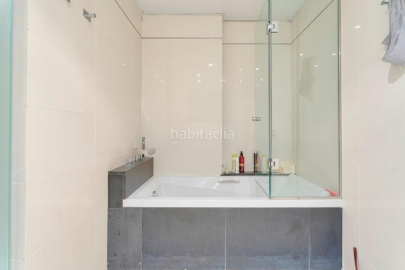 Foto d3e98e79-982e-4a0a-b825-f7ebe61ed18f. Alquiler ático exclusivo ático dúplex con terraza y piscina privada con vistas al mar en Barcelona