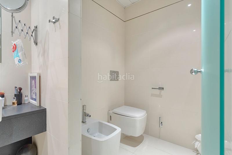 Foto e276020e-57c4-4545-ac59-c11347ea9096. Alquiler ático exclusivo ático dúplex con terraza y piscina privada con vistas al mar en Barcelona