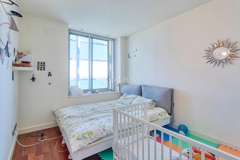 Foto 09b8eff3-984e-4539-a2d0-cc5be21f254d. Rent penthouse with heating parking pool in Diagonal Mar i el Front Marítim del Poblenou Barcelona