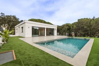 Xalet  Carrer del montsià. Casa estrenar en sant antoni de calonge, costa brava