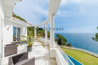 Chalet  Avinguda tortuga. Casa espectacular en primera línea con vistas únicas al mar, llo
