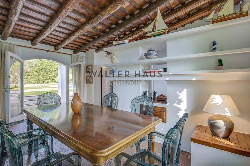 Foto df3befd3-d9a3-464c-8d92-5b3e1653f663. Xalet amb xemeneia calefacció aparcament piscina a Calonge
