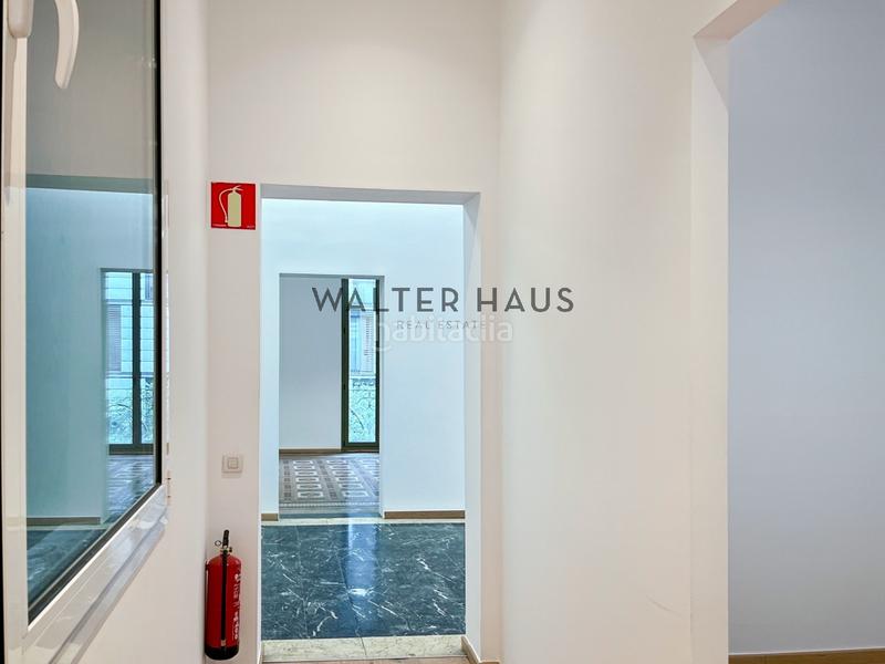 Foto 6c9d042e-0b26-40e9-82ce-17e5fbb2f7bd. Rent office space with heating in Dreta de l´Eixample Barcelona