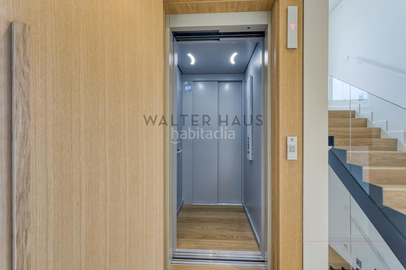 Foto 297f39cc-0f18-4892-8bab-086eb4058a81. Chalet con riscaldamento parcheggio piscina in Sarrià Barcelona