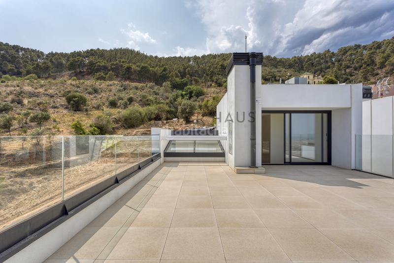 Foto 42e7cc87-609f-4196-b6af-b5df8e9cfb69. Chalet con riscaldamento parcheggio piscina in Sarrià Barcelona