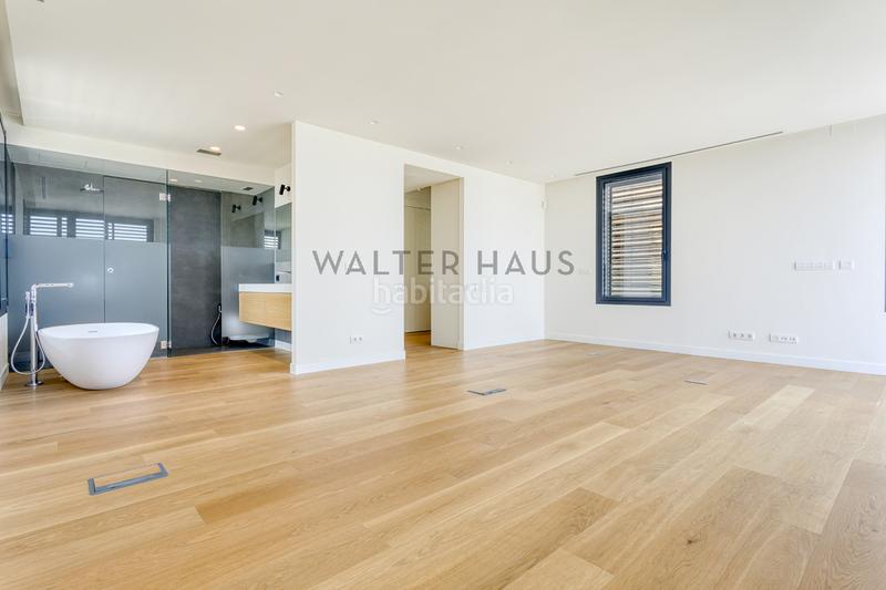 Foto 550f584c-bd9f-42a2-95a8-b6dd02b4c165. Chalet con riscaldamento parcheggio piscina in Sarrià Barcelona