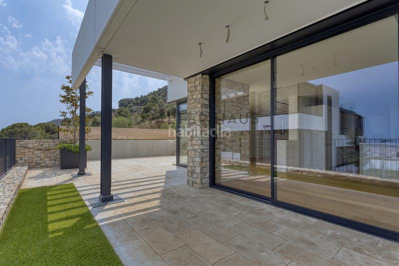 Foto 8d1c8faf-f305-45e3-b7f1-aabb3a3836c4. Chalet con riscaldamento parcheggio piscina in Sarrià Barcelona