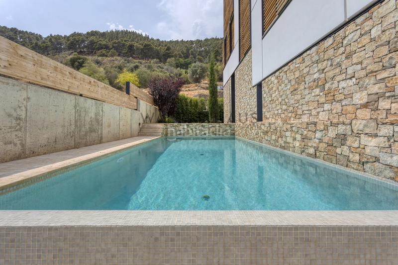 Foto 9eed3c39-8736-4aff-a343-fab7ae193b5b. Chalet con riscaldamento parcheggio piscina in Sarrià Barcelona