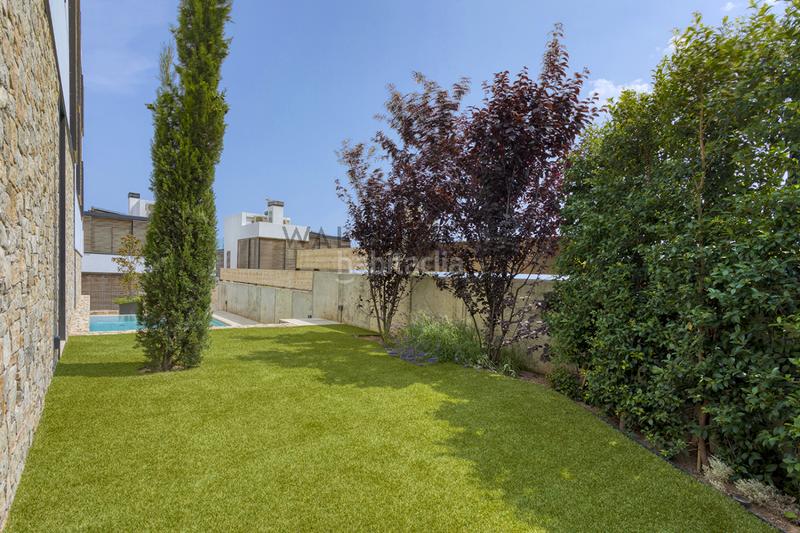 Foto db341f64-ff86-41ca-bc55-5d46d3b8fae0. Chalet con riscaldamento parcheggio piscina in Sarrià Barcelona