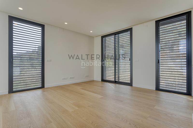 Foto e5925685-0fd0-4be5-a07c-6bb8d3e8be59. Chalet con riscaldamento parcheggio piscina in Sarrià Barcelona