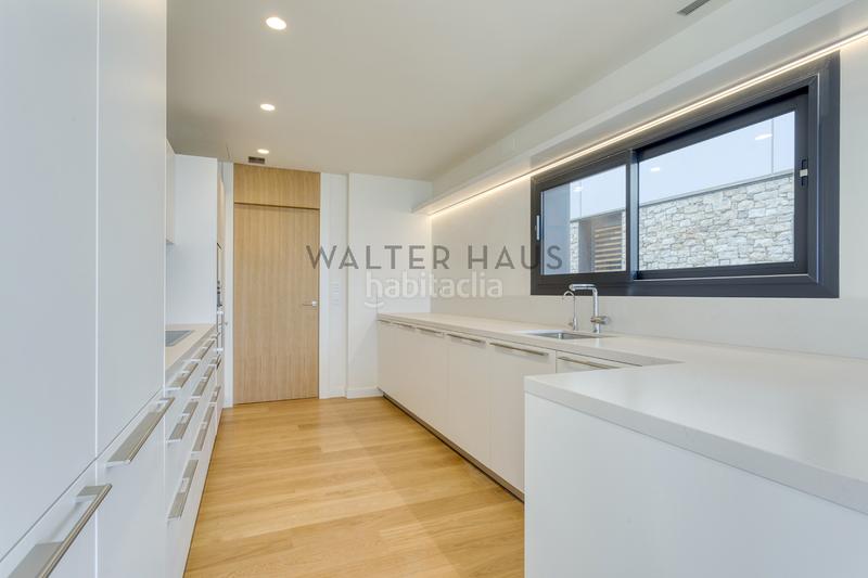 Foto e9395cb3-2856-4924-91fd-53eb03e1a3d8. Chalet con riscaldamento parcheggio piscina in Sarrià Barcelona