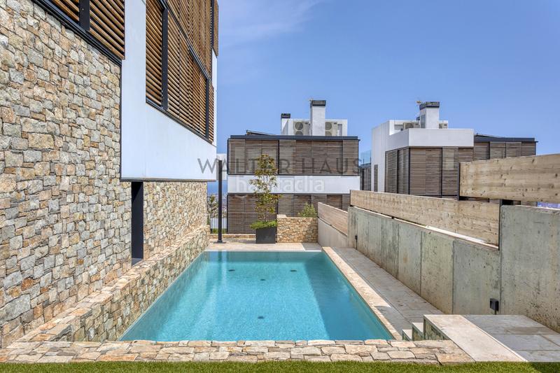 Foto ea1f6f6a-5301-40f1-b780-494392829cbe. Chalet con riscaldamento parcheggio piscina in Sarrià Barcelona