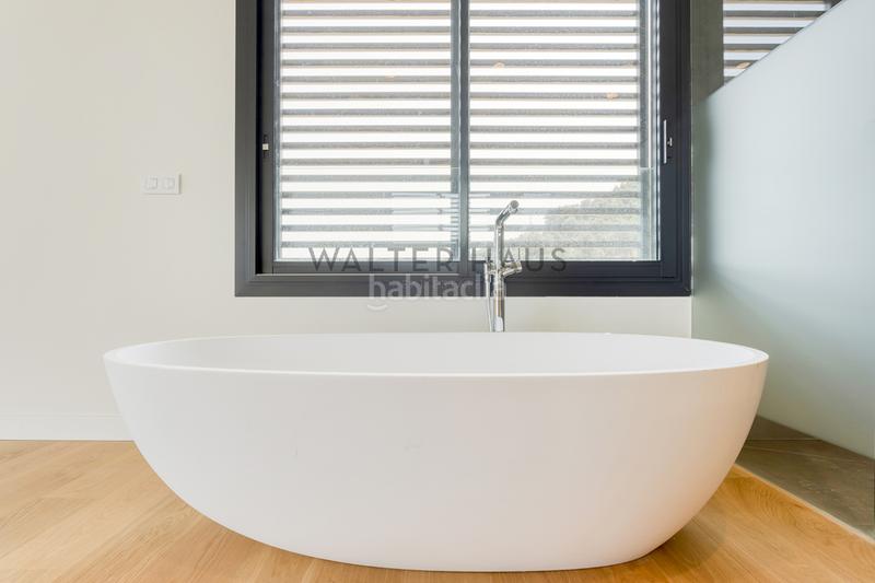 Foto ec07ced2-2304-4738-9da5-49c4331c8f66. Chalet con riscaldamento parcheggio piscina in Sarrià Barcelona