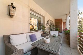 Piso  Carrer de ganduxer. Amplio y elegante piso en venta con terraza y plazas de parking,
