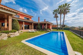 Casa aparellada a Santa Cristina Poble. Exclusiva casa en venta en costa brava, girona