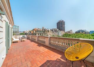 Etagenwohnung  Carrer de fontanella. Exclusivo ático en venta con vistas panorámicas en l’eixample, b