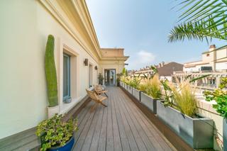 Pis  Carrer de la diputaci. tico de lujo reformado con terraza en finca clsica de 1900 en