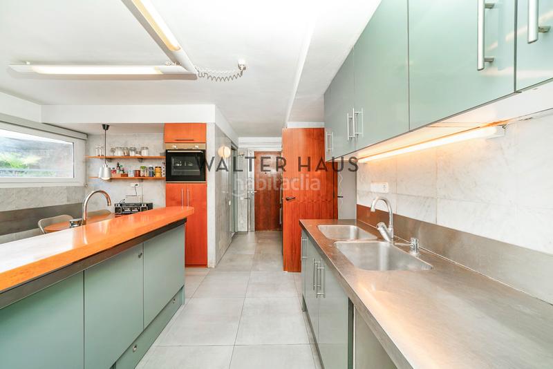 Foto 0bd7b1fa-8395-43f1-b54b-2bae91efc2d2. Attico con riscaldamento parcheggio piscina in Tres Torres Barcelona