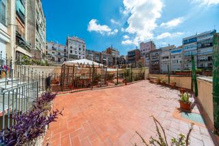 Pis  Carrer de valència. Piso a reformar en finca regia en l’eixample, barcelona