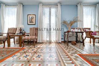 Appartement  Carrer del rosselló. Piso reformado en finca histórica en la dreta de l’eixample, bar