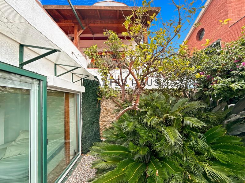 Foto 3f8c74cf-aeca-400c-805e-d33b687df3b8. Lloguer casa amb xemeneia calefacció piscina a Sant Genís dels Agudells Barcelona