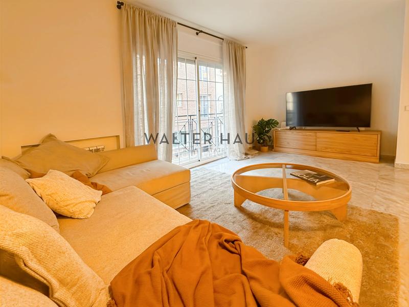 Foto 0d6f462d-e06d-4993-ab48-7f1e4ed937af. Lloguer casa amb aparcament a Vila de Gràcia Barcelona