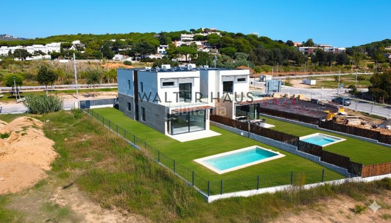 Foto 5d8e6a16-53ad-40e9-880a-fd47602df343. Maison jumelée avec parking piscine dans Centre-Platja Platja d´Aro