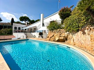 Haus  Carrer suredes. Casa moderna con vistas panorámicas extraordinarias al mediterrá