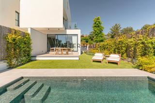 Casa adossada  Can llobet. Casa de lujo con jardín, terraza y piscina privada en bellaterra