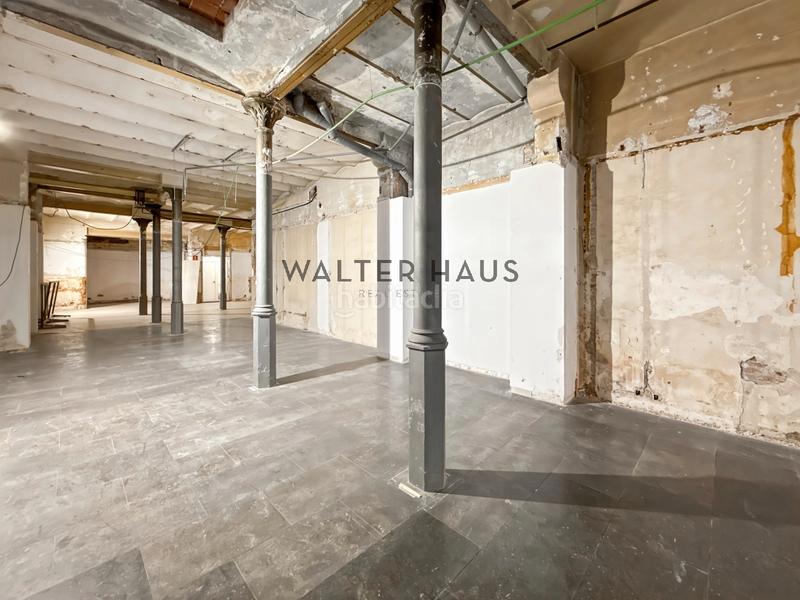 Foto f2b8ba46-0983-44db-9e60-f77f8995759a. Affitto locale commerciale in carrer del bruc 19 in Barcelona