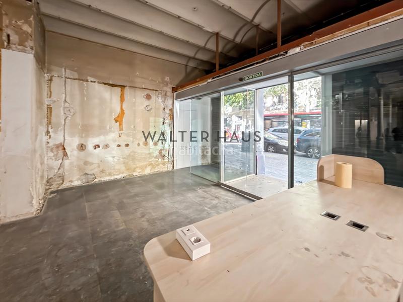 Foto c0177e25-d966-4c46-aff4-b0e708cb6d01. Lloguer local comercial a carrer del bruc 19 a Dreta de l´Eixample Barcelona