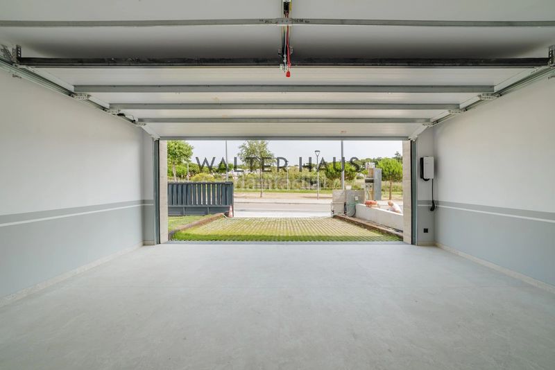 Foto 77e6aba1-55b5-4a2f-bf03-70bc4913b2aa. Casa adossada amb aparcament piscina a Lloret Blau - La Creu de Lloret Lloret de Mar