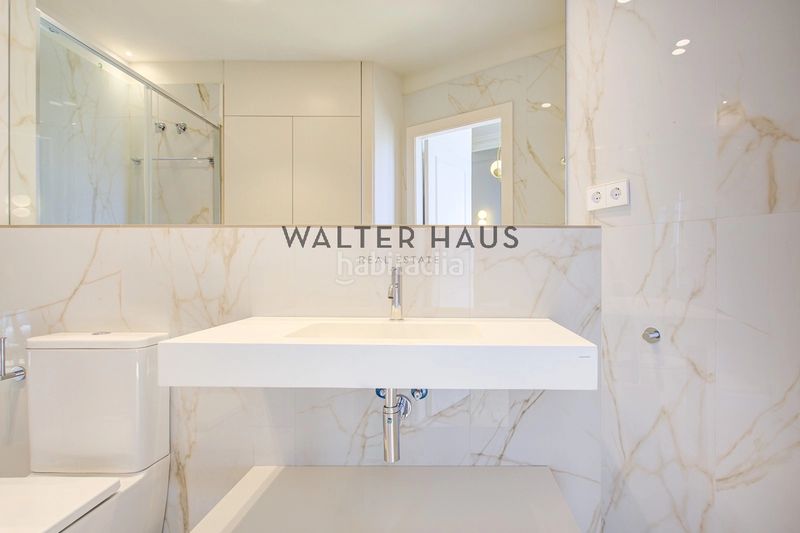 Foto d0e05253-c99a-4c26-8f87-14cd40105c0f. Pis amb piscina a St. Pere - Sta. Caterina - El Born Barcelona