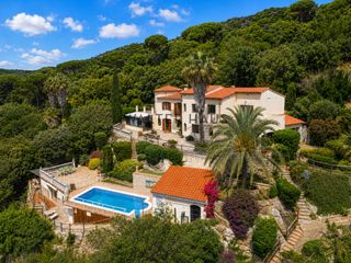 Chalet  Carrer milan. Villa mediterránea de lujo en venta en vizcondado de cabanyes, c