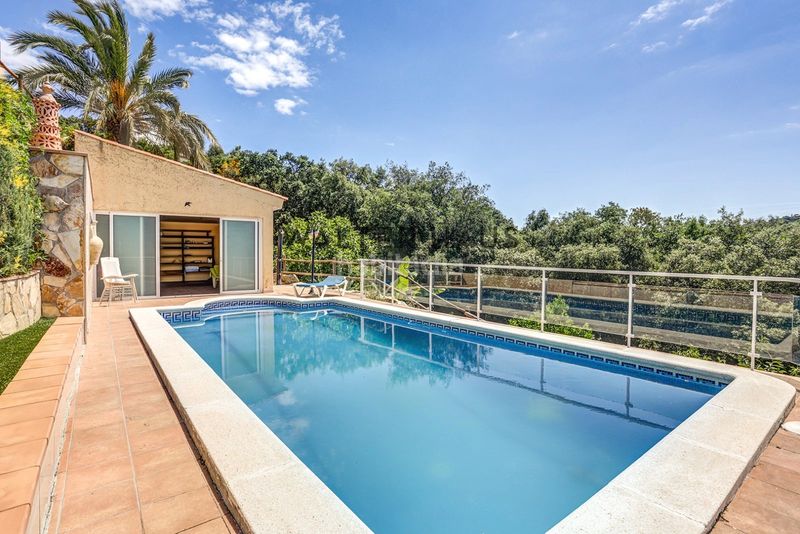 Foto e9c596c4-7bb0-42cb-a001-8b30ccbab392. Xalet amb aparcament piscina a Cabanyes-Mas Ambrós-Mas Pallí Calonge