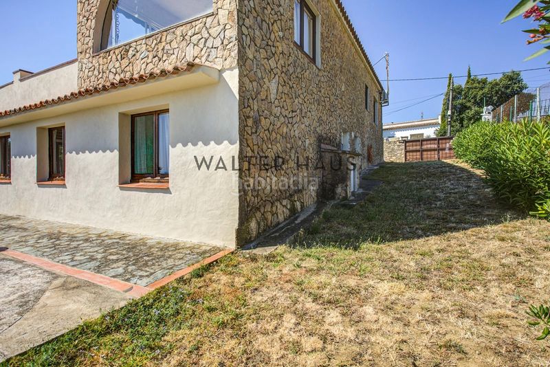 Foto 76d50cf1-ec0d-451c-b79d-896c4e1df4eb. Casa amb xemeneia a Vall-llobrega