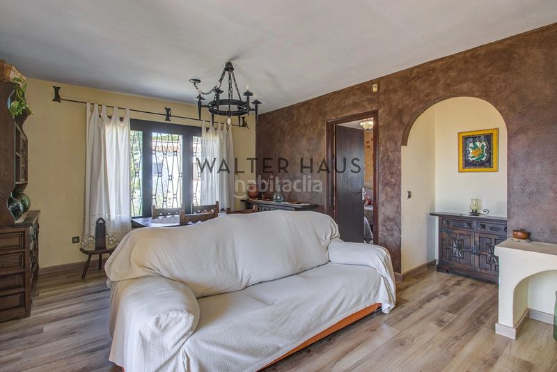 Foto 9f0b20f6-ca63-4a58-b489-ccf2d5949a75. Casa amb xemeneia a Vall-llobrega