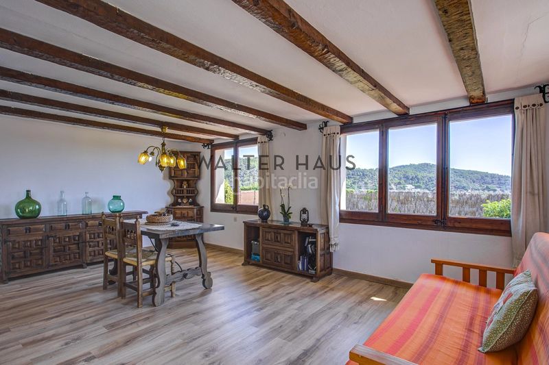 Foto bdc671fa-00c5-4c32-b042-cd20d9b04ec1. Casa amb xemeneia a Vall-llobrega
