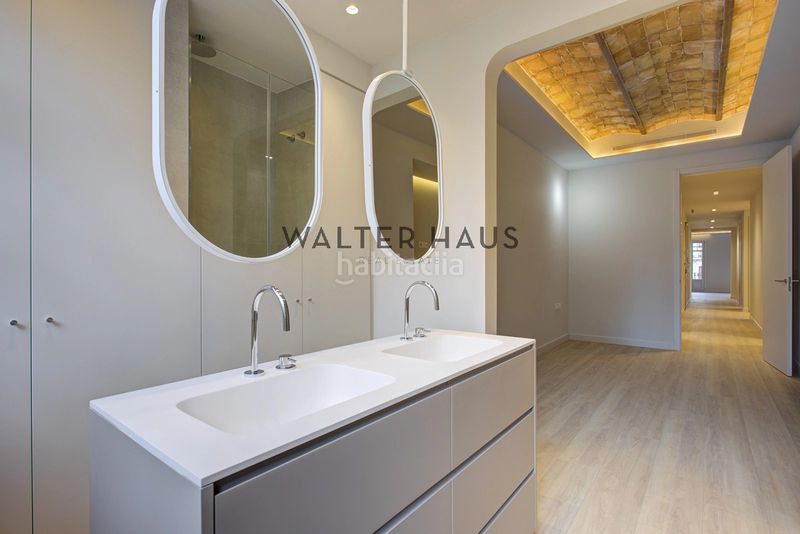 Foto bd8eeed1-a4ef-4a9e-855a-6d2b0db042b4. Pis a Dreta de l´Eixample Barcelona