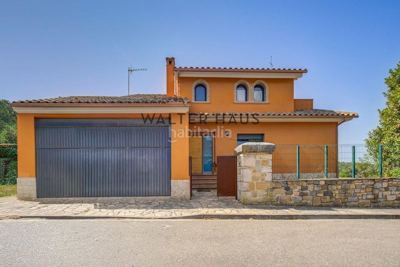 Foto 1571466a-2ab9-40e0-a784-aae058a52c4a. Casa amb xemeneia aparcament piscina a residencial Begur-esclanyà Begur