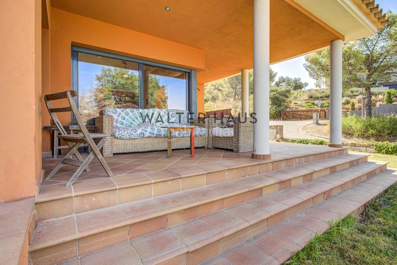 Foto 5f4d5827-a726-4f0d-9202-d2af85cc91a0. Casa amb xemeneia aparcament piscina a residencial Begur-esclanyà Begur