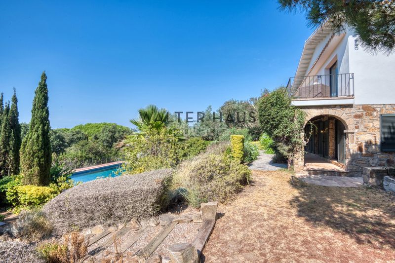 Foto 004e6262-585f-4444-a873-f9bf2769c8e1. Casa amb xemeneia calefacció aparcament piscina a Platja d´Aro
