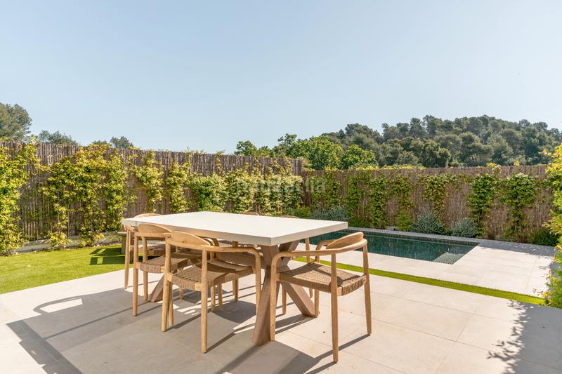 Foto f81c7f19-da41-47fe-baff-dd365fef91be. Promoción Villas Bellaterra en Bellaterra. Edificio viviendas de obra nueva