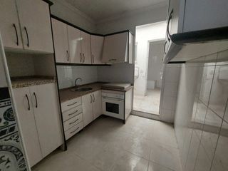 Casa  Calle el arenal. Reforme a su gusto