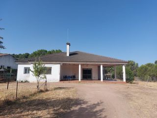 Chalet en Las Jaras. Chalet independiente en las jaras 1.500 m² de terreno