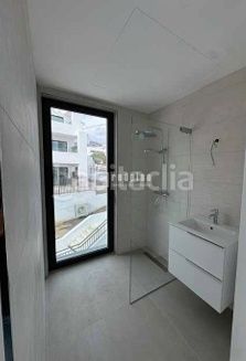 Foto cdadc5c8-17c1-46dd-b7fb-78258f1ce8c0. Pis amb calefacció aparcament piscina a Guadalobón Estepona