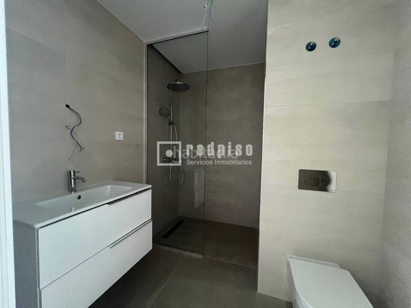 Foto 5ab7f102-e64b-47c9-9c10-10ec5289d0e9. Pis amb calefacció aparcament piscina a Guadalobón Estepona