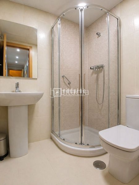 Foto f552dd97-cd11-4554-845d-698803aabf01. Pis amb calefacció aparcament piscina a Ayuntamiento Torremolinos
