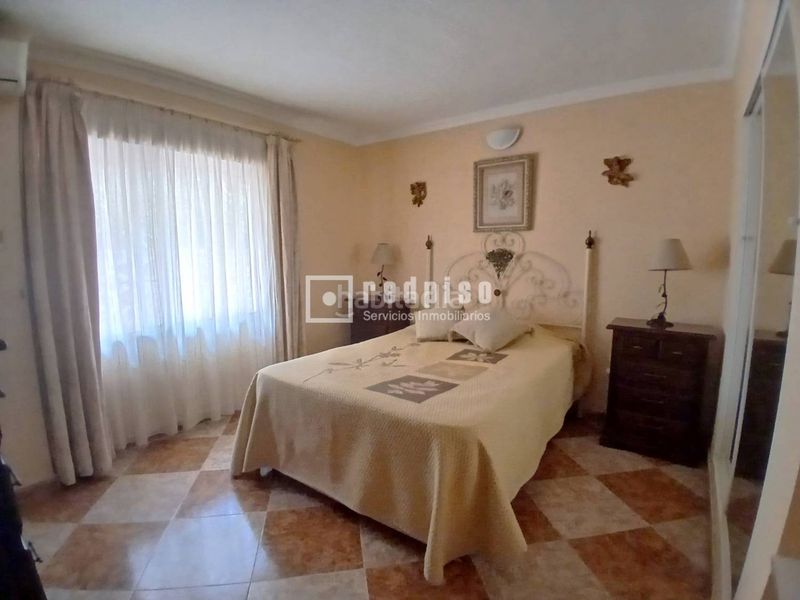 Foto 6d533bbb-d0e0-48ea-b24a-9b1ad1268456. Piso en Puerto Deportivo Fuengirola
