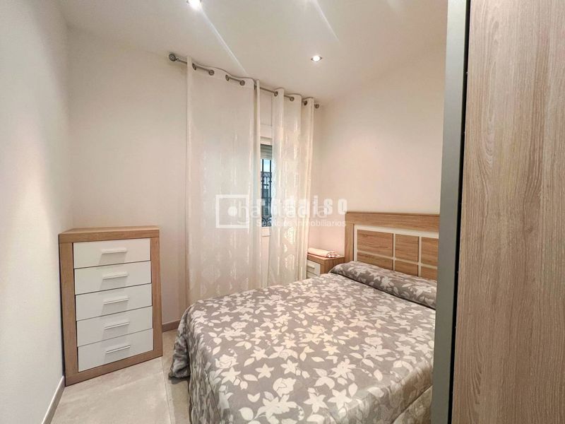 Foto ca4c8765-ad3c-4ef2-add0-b0b278dcfa90. Piso en La Carihuela - Los Nidos Torremolinos